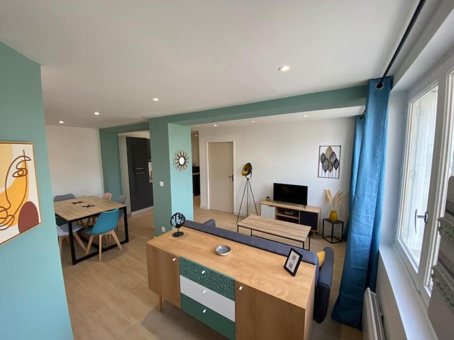 Appartement Familial, 2 Chambres, En Rdc Sur Cour Saint-Florentin  Ngoại thất bức ảnh